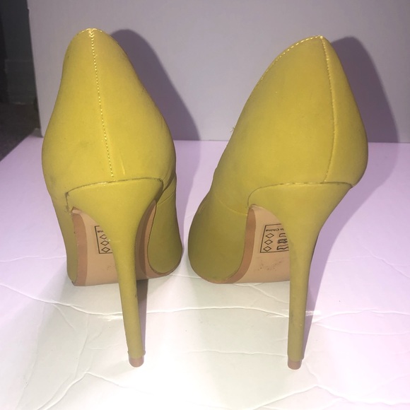 Pumps - Picture 2 of 4